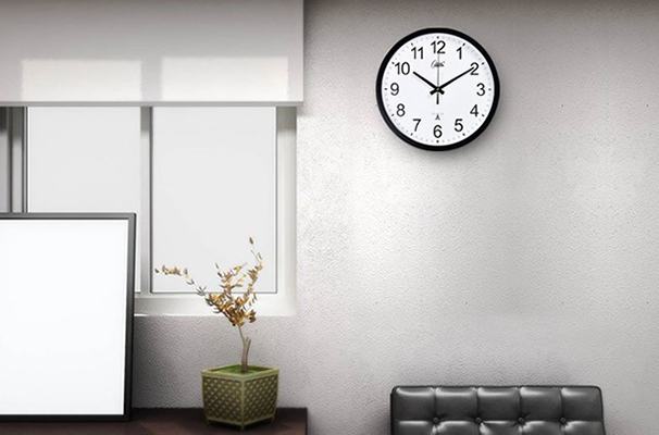 What is a radio controlled clock?